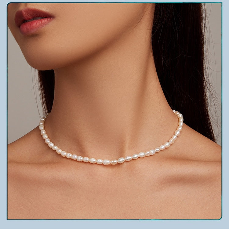 Freshwater pearl necklace with a natural shine, perfect for adding elegance to any outfit.